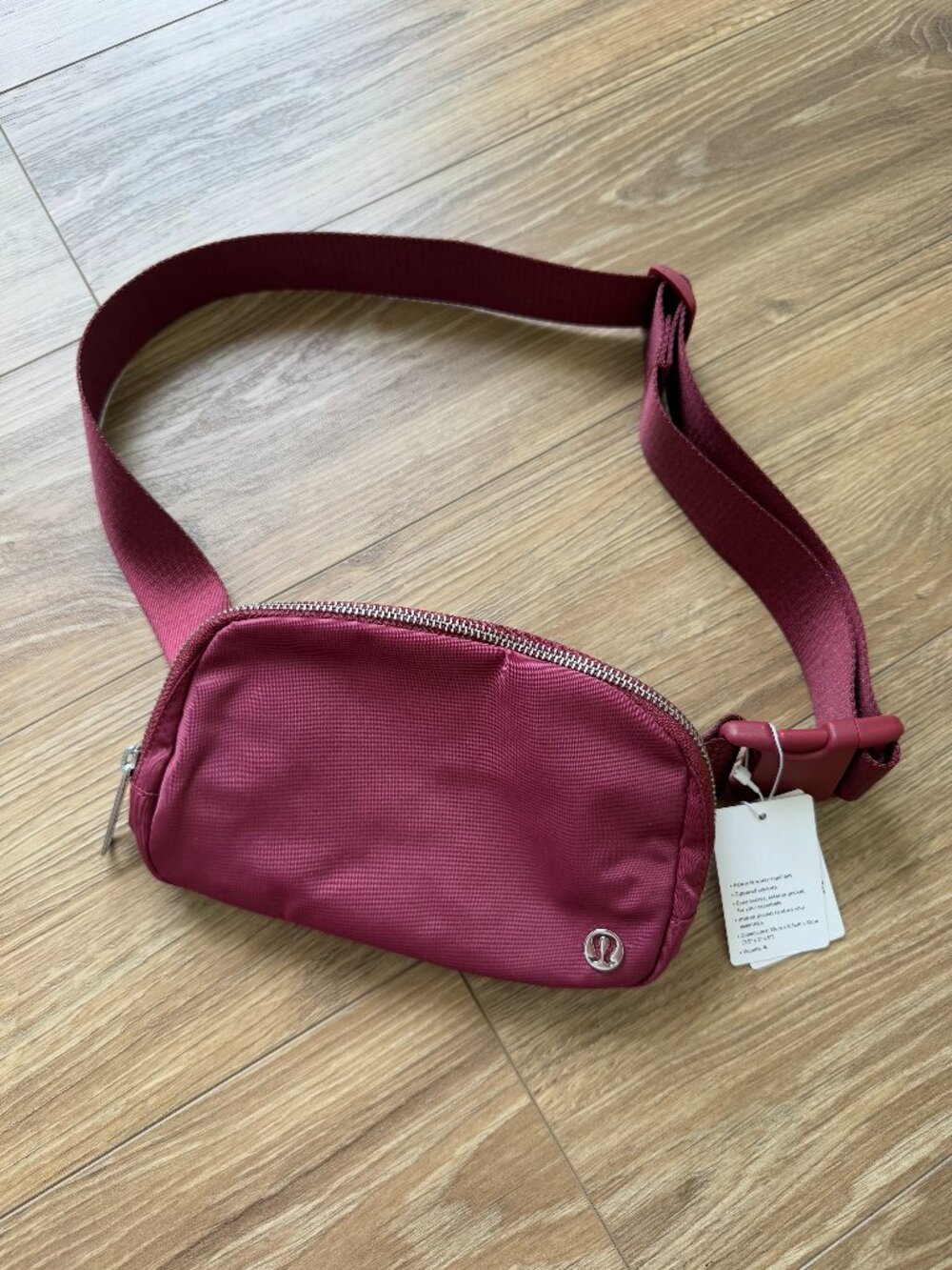 Lululemon Everywhere Belt Bag - Original model